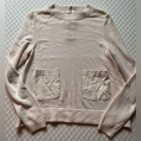 Banana Republic Sweater with pockets - Picture 1 of 9